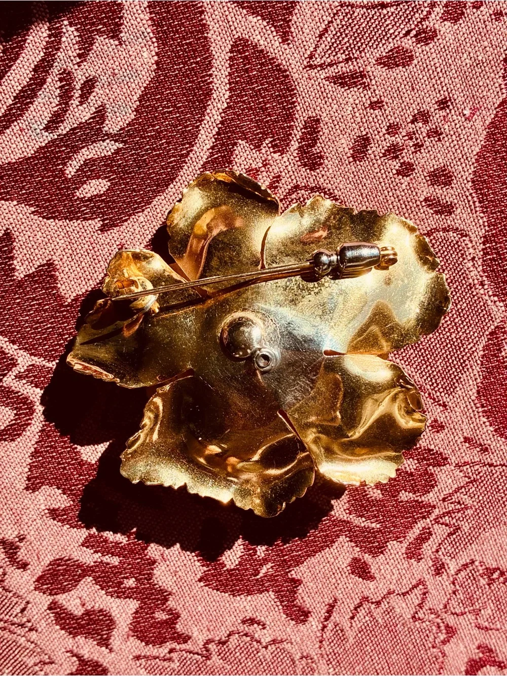 Unknown stunning gold